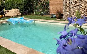 Chambre dans maison avec piscine